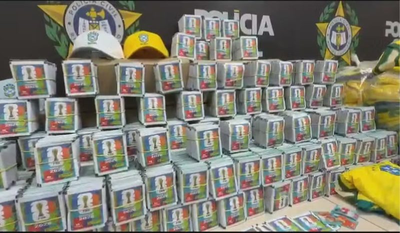Material ilegal apreendido passará por perícia técnica e será inutilizado por violar direitos de imagem e do consumidor - PCRJ/Divulgação