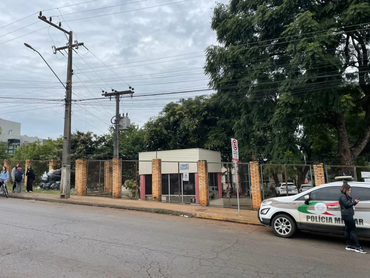 Aluno esfaqueado em escola de SC está em estado gravíssimo