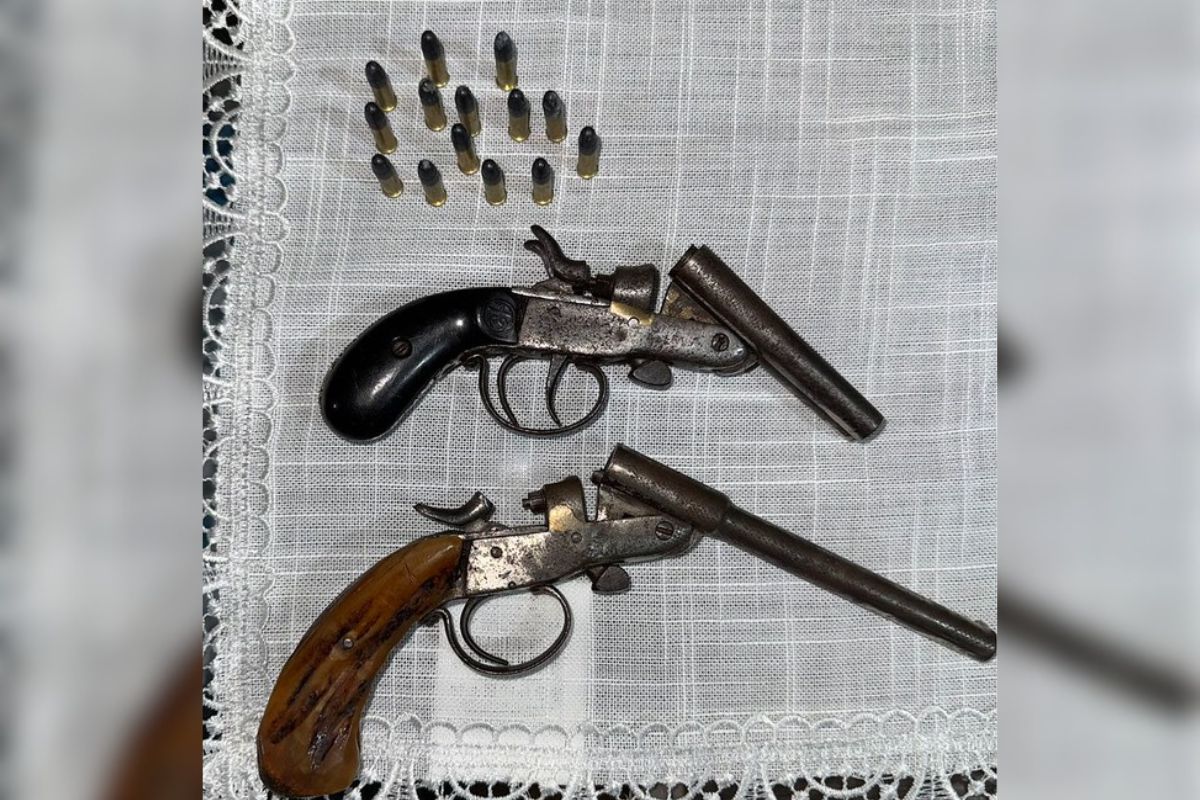 Durante operação uma pessoa foi presa em flagrante por posse ilegal de arma de fogo.Foto: Divulgação/GAECO/ND Mais