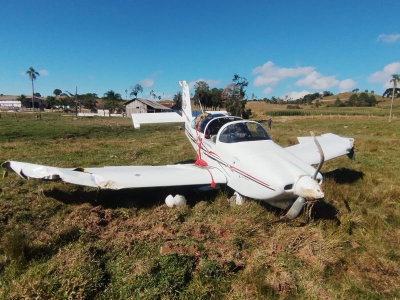 5. Apesar dos danos, a fuselagem permaneceu praticamente intacta. - Divulgação/CMBSC/ND Mais