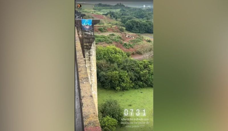 Em uma das postagens, ela pergunta quem foi o doido que a deixou pular de uma ponte - Redes sociais/Reprodução/ND Mais