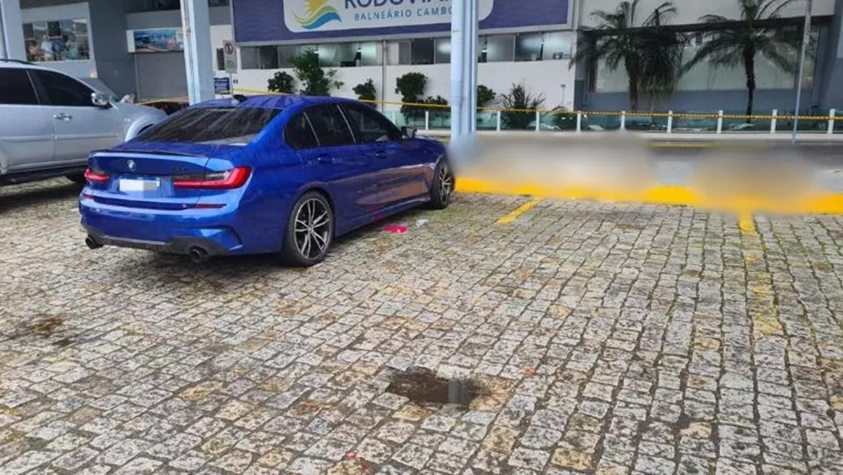 Carro de luxo havia passado por uma oficina seis meses antes para aumentar a potência do veículo e o barulho do escapamentoFoto: RECORD/Reprodução/ND Mais