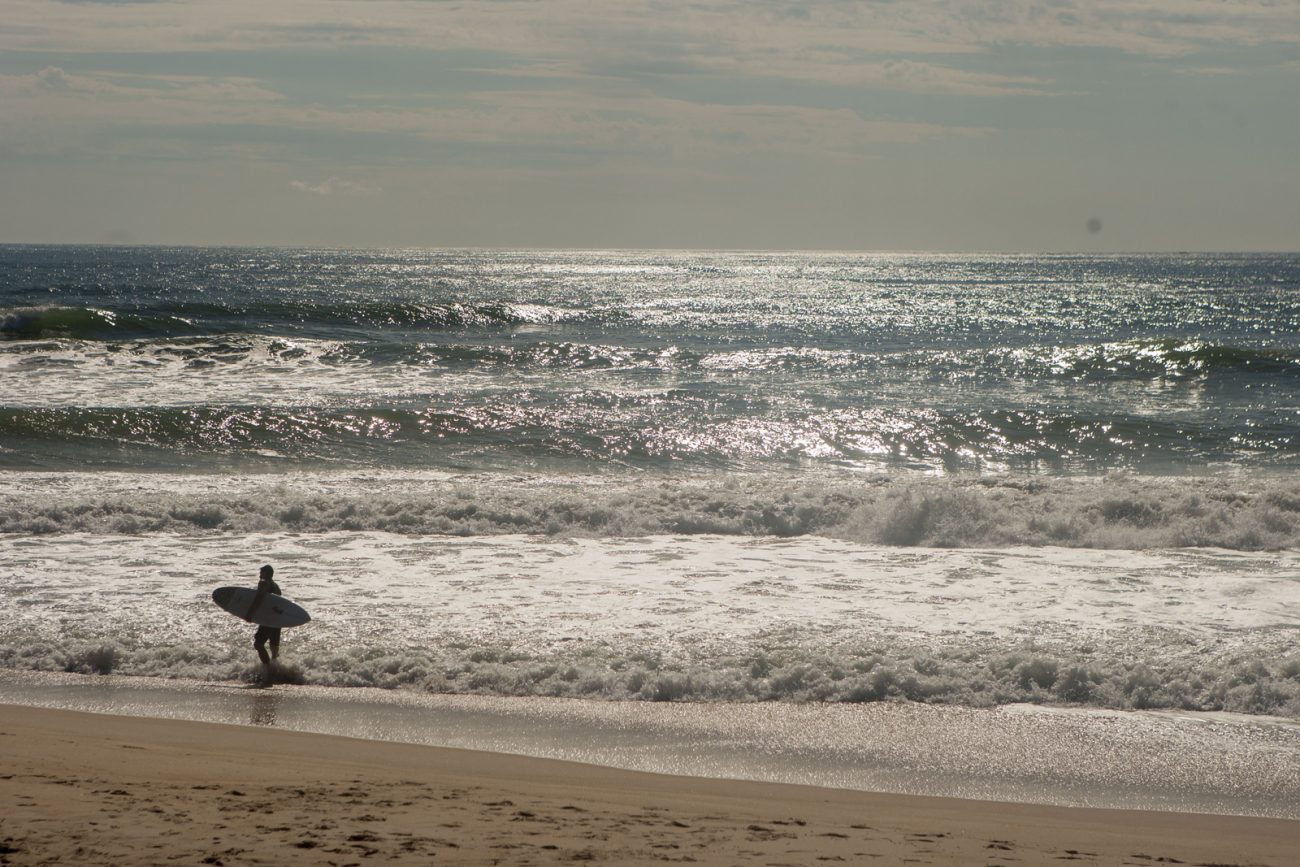 Surfista de 47 anos morreu afogado na Praia do Moçambique