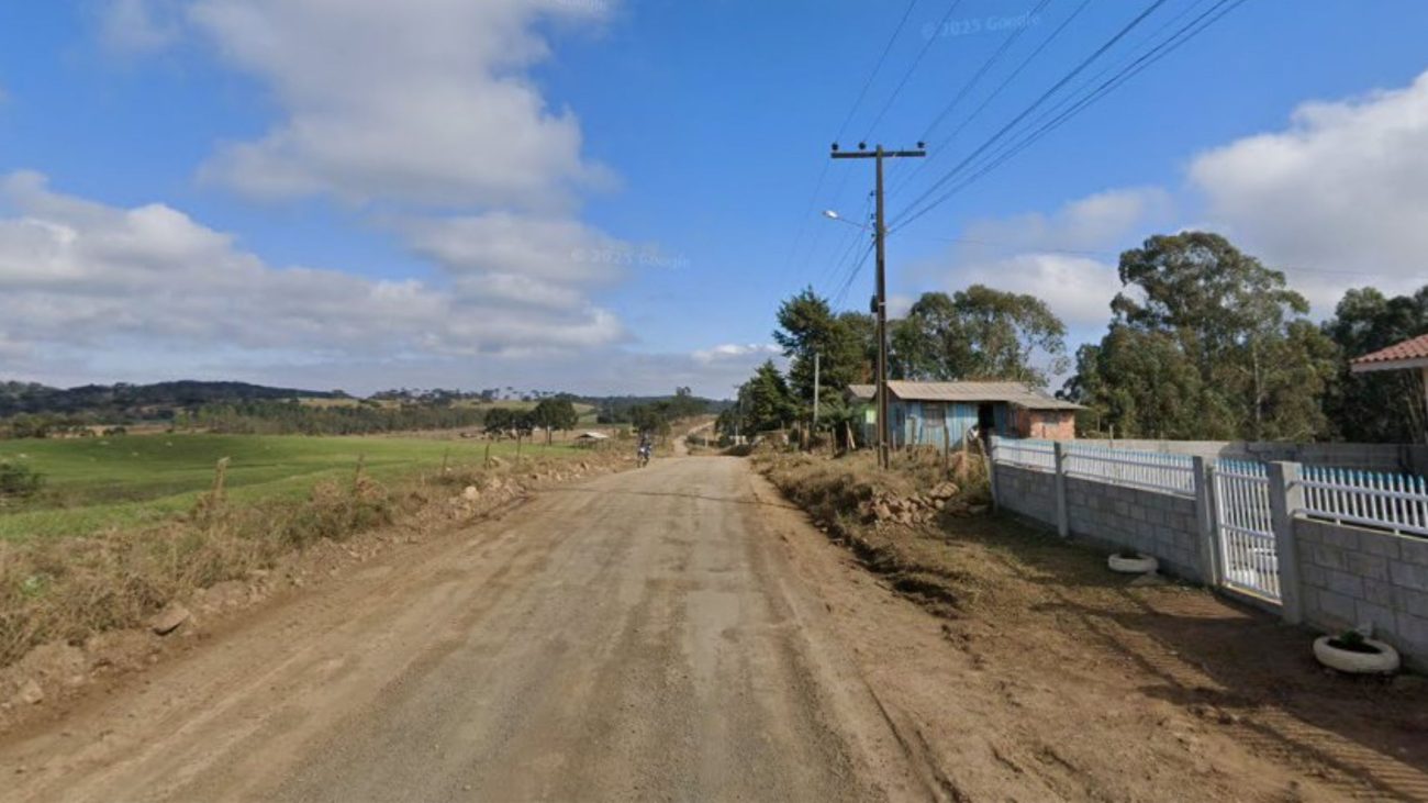 Família morava em casa de madeira localizada nas proximidades da Estrada da PacaFoto: Reprodução/Google Maps/ND Mais