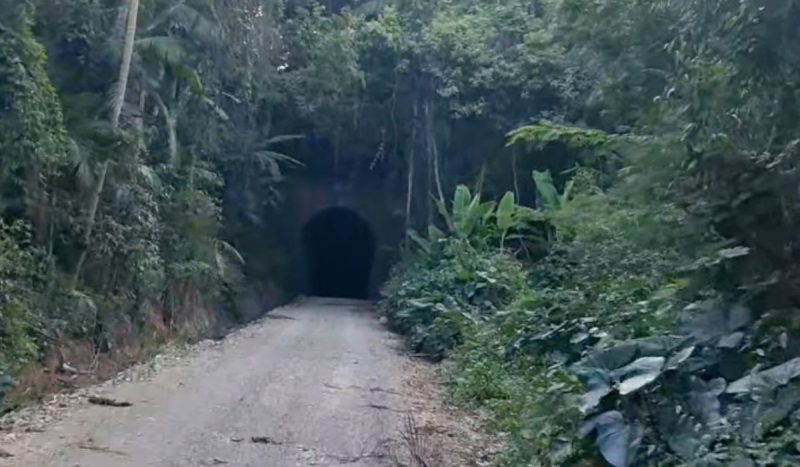 Entrada do maior túnel da Estrada de Ferro de SC, abandonado por 50 anos - @anadotem/Reprodução/ND Mais