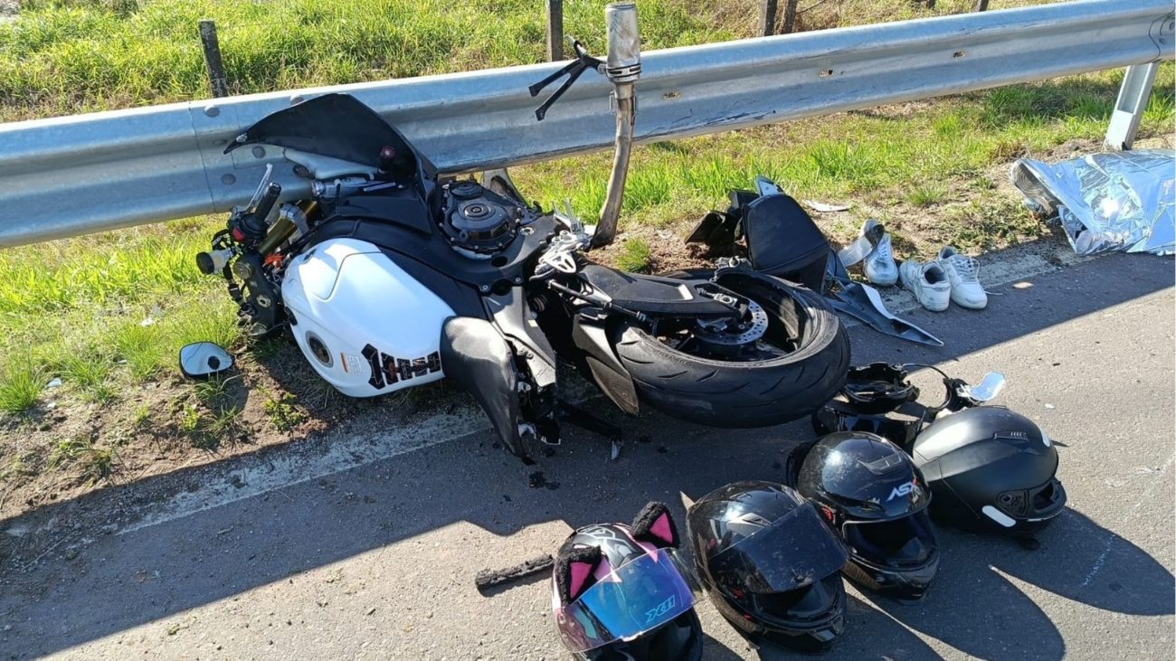 O acidente aconteceu quando os jovens seguiam em direção à 7ª Romaria dos Motociclistas, realizada na Basílica Santuário Sagrado Coração Misericordioso de Jesus, em Içara.