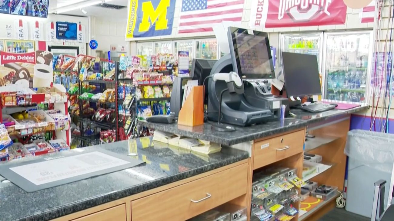 A loja onde os bilhetes foram comprados é conhecida por ter um público fiel de clientes recorrentesFoto: Reprodução/WKYC
