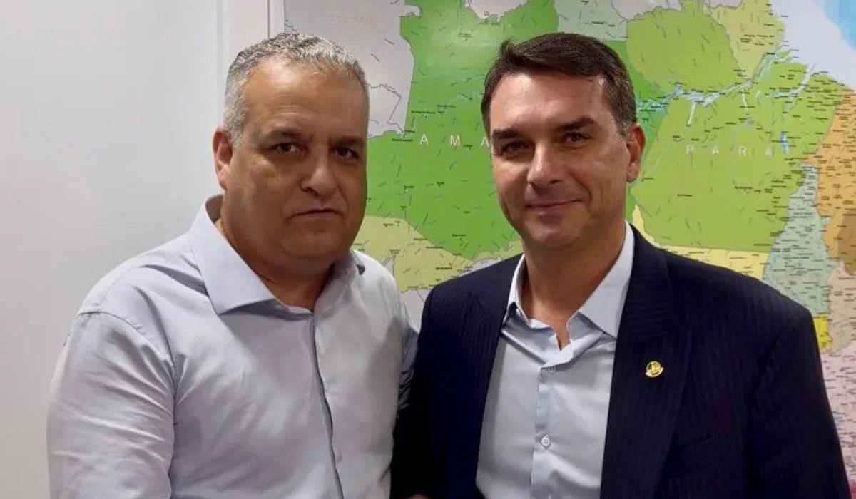 alfredo gaspar com flávio bolsonaro