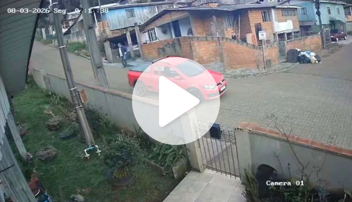 Sequestro de mulher; carro vermelho;