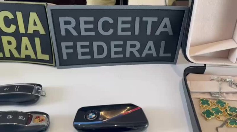 Ferraris, Rolls-Royce, joias, quadros, dólares e euros: veja itens de luxo apreendidos na Operação Arena - Divulgação Receita Federal/ND Mais