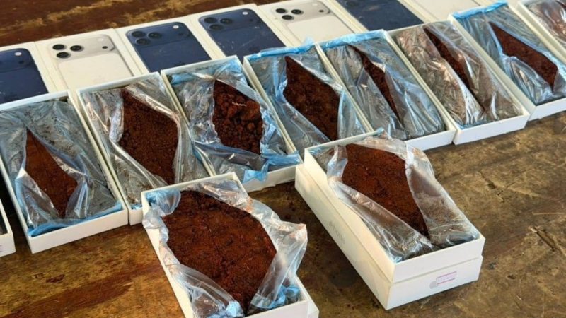 Fraude na Fronteira: Receita Federal intercepta van paraguaia com fundo falso no painel em Foz do Iguaçu. - Receita Federal/Reprodução/ND Mais