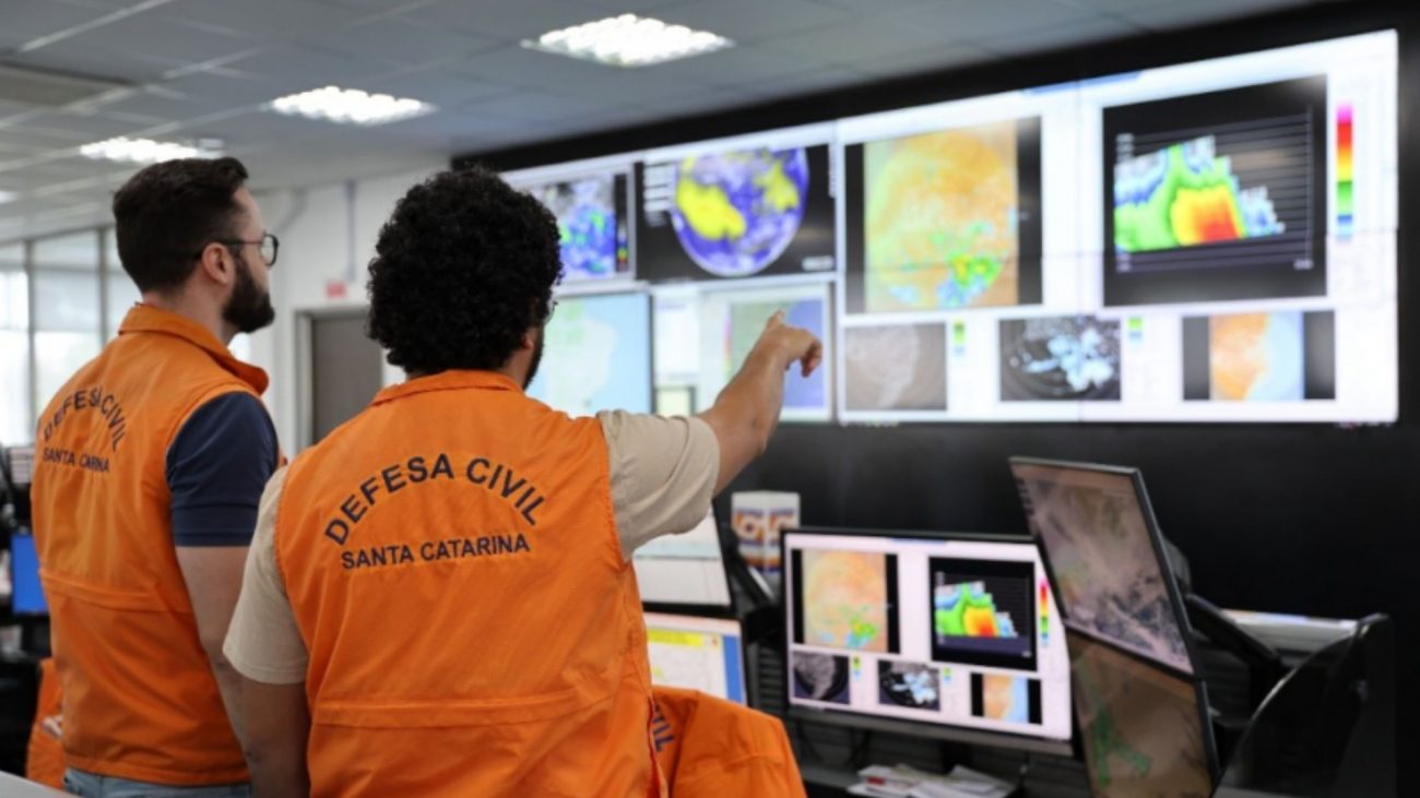 Defesa Civil, forças de segurança, secretarias estaduais, empresas e instituições responsáveis por serviços essenciais e outros órgãos de apoio passam a trabalhar a partir de uma estrutura comumFoto: Reprodução/Airton Fernandes/ND Mais